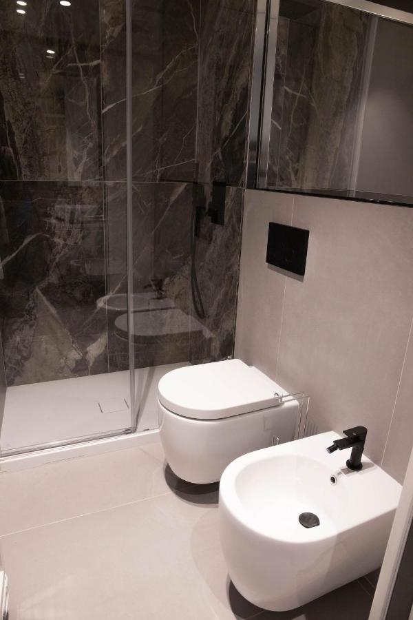 Exclusive Retreat Few Steps From Duomo - Apt 1 Милано Екстериор снимка
